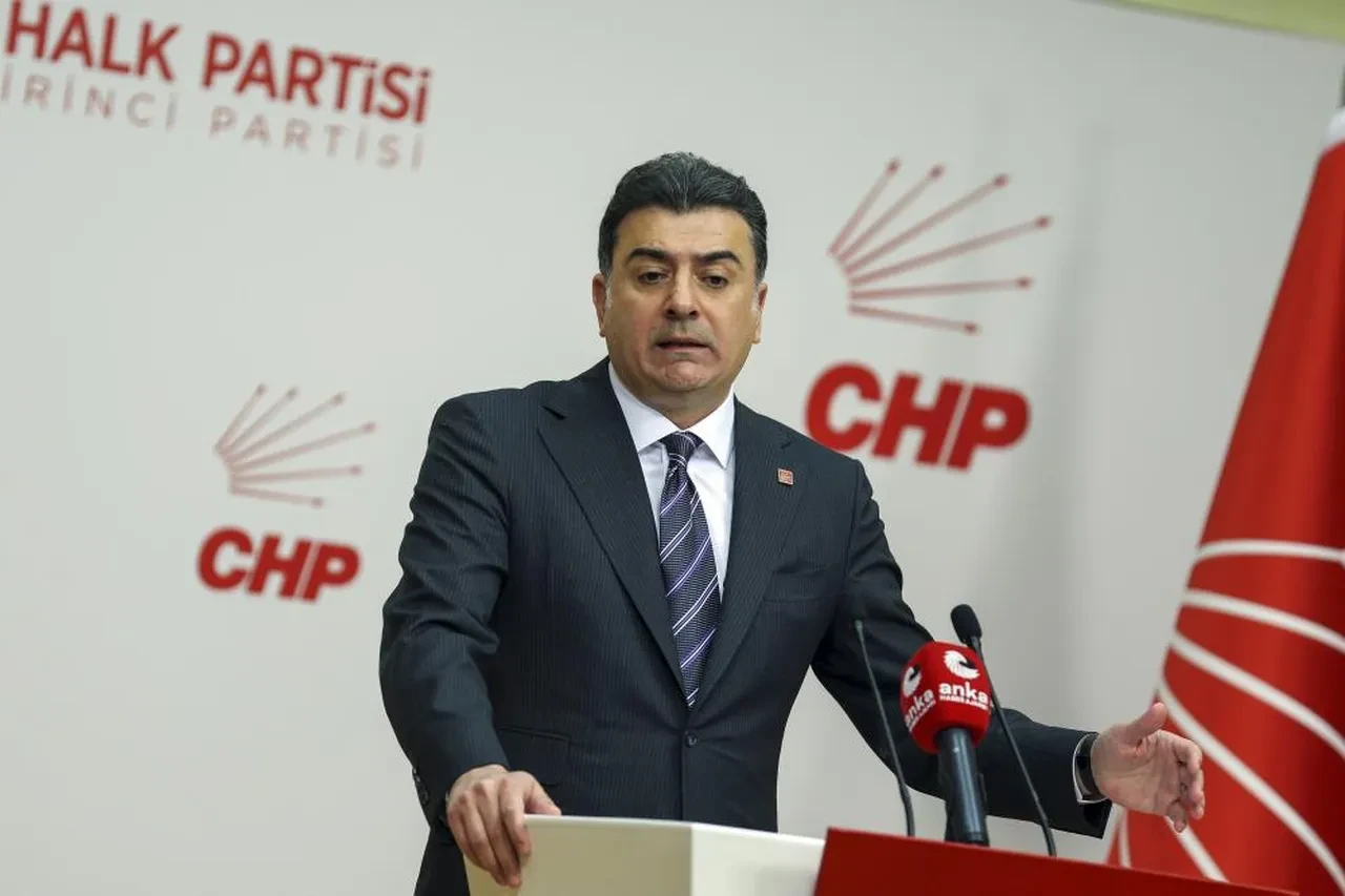 CHP'den kritik karar: İhraç edilenler partiye geri dönecek