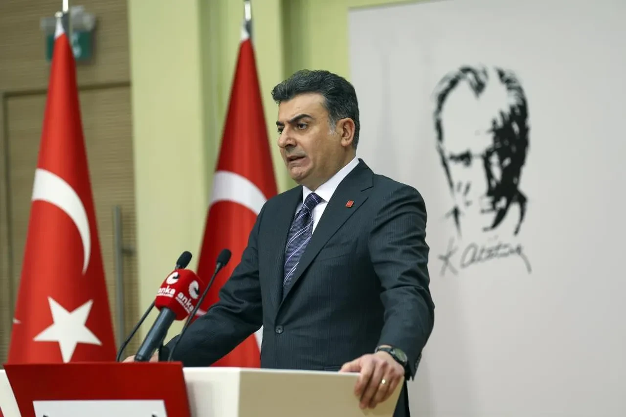 CHP'den kritik karar: İhraç edilenler partiye geri dönecek