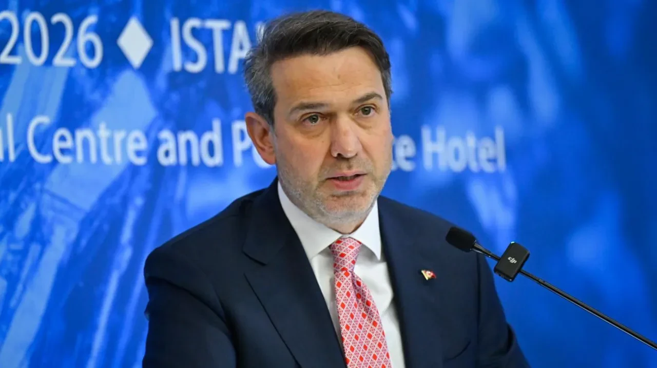 Enerji ve Tabii Kaynaklar Bakanı Alparslan Bayraktar'dan işverenlere sert ayar: 'İşçiye borcu olana ruhsat yok'