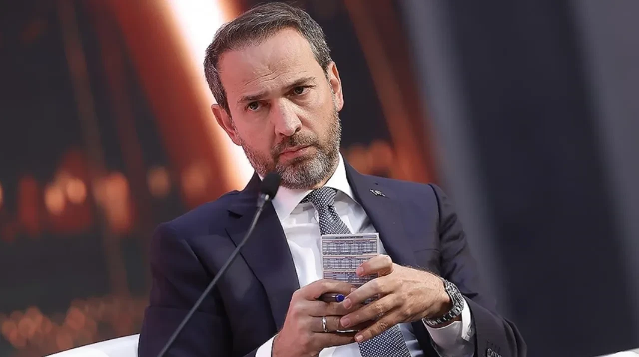 Enerji ve Tabii Kaynaklar Bakanı Alparslan Bayraktar'dan işverenlere sert ayar: 'İşçiye borcu olana ruhsat yok'