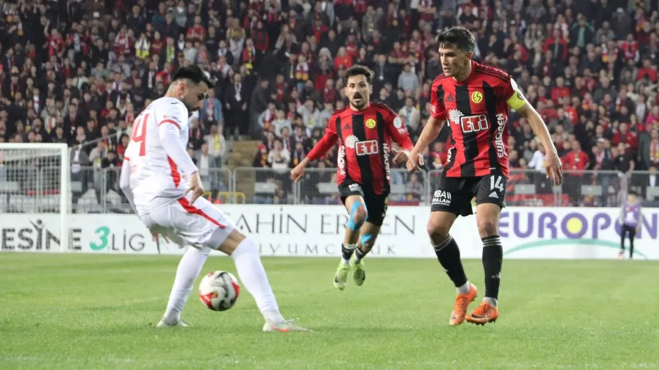 Eskişehirspor adını 2. tura yazdırdı! Balıkesirspor'u 3-0 mağlup etti