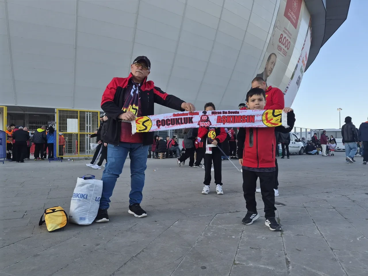 Eskişehirspor'un maçına dede torun birlikte geldiler