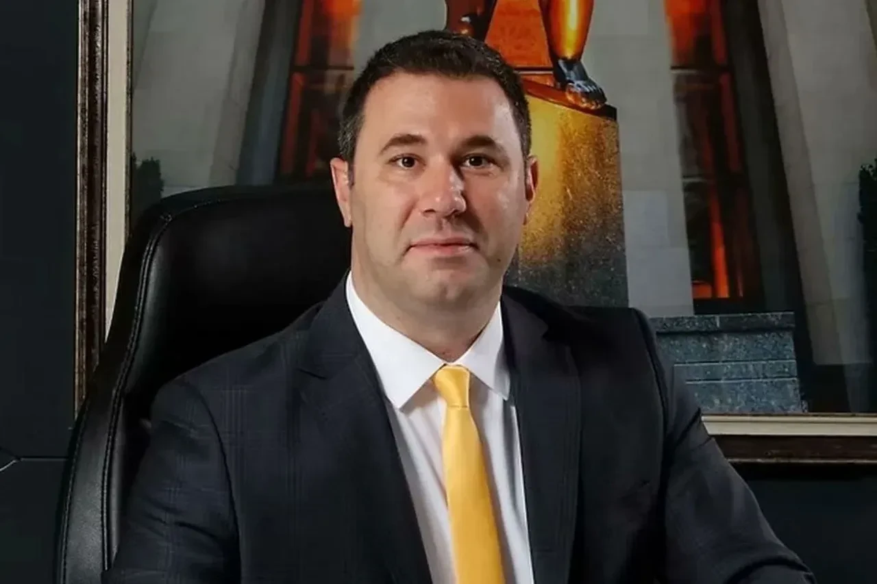 Fenerbahçe başkan adayı Barış Göktürk ne iş yapıyor serveti ne kadar?