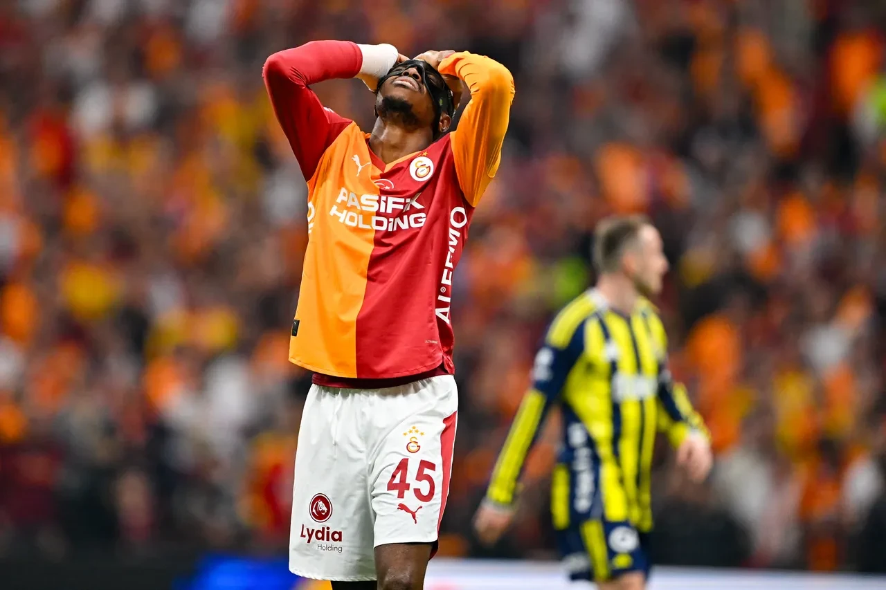 Fenerbahçe derbisi sonrası Osimhen depremi! Premier Lig devi kancayı taktı: Dursun Özbek ile görüştüler