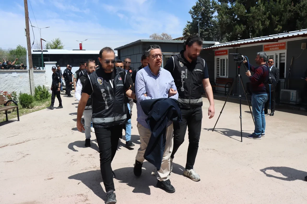 Halfeti Belediyesi'ne operasyon: 29 şüpheli tutuklandı