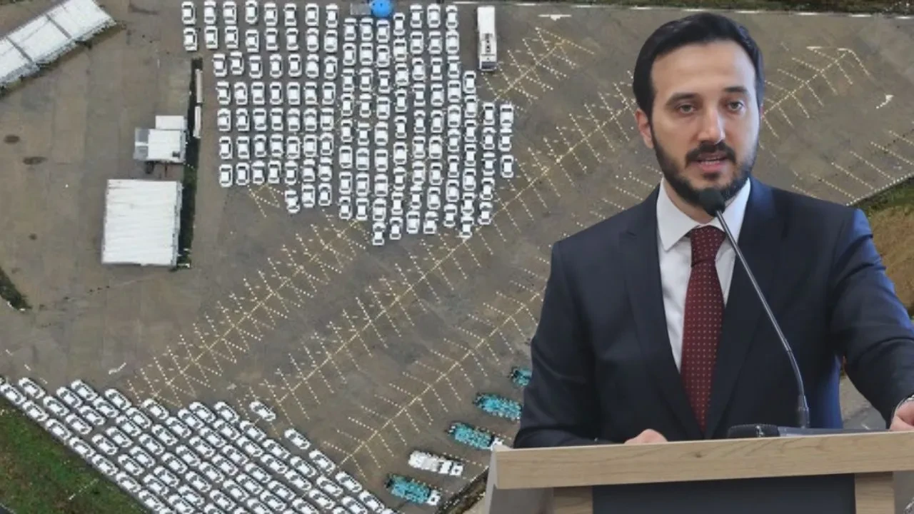 İBB'de araç sayısı 4 kat arttı! AK Parti İstanbul İl Başkanı Abdullah Özdemir: "İstanbullu hizmet bekledi şov çıktı"