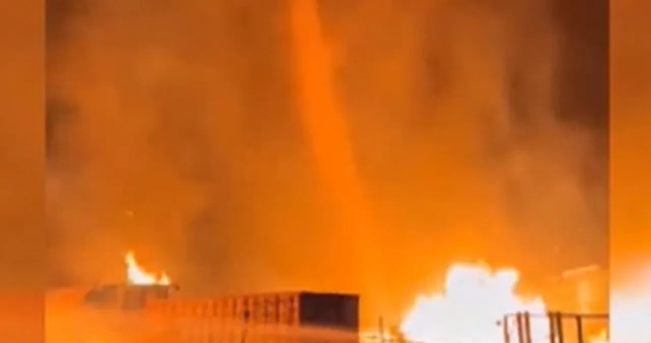 İspanya'daki bir yangında ateş hortumu oluştu