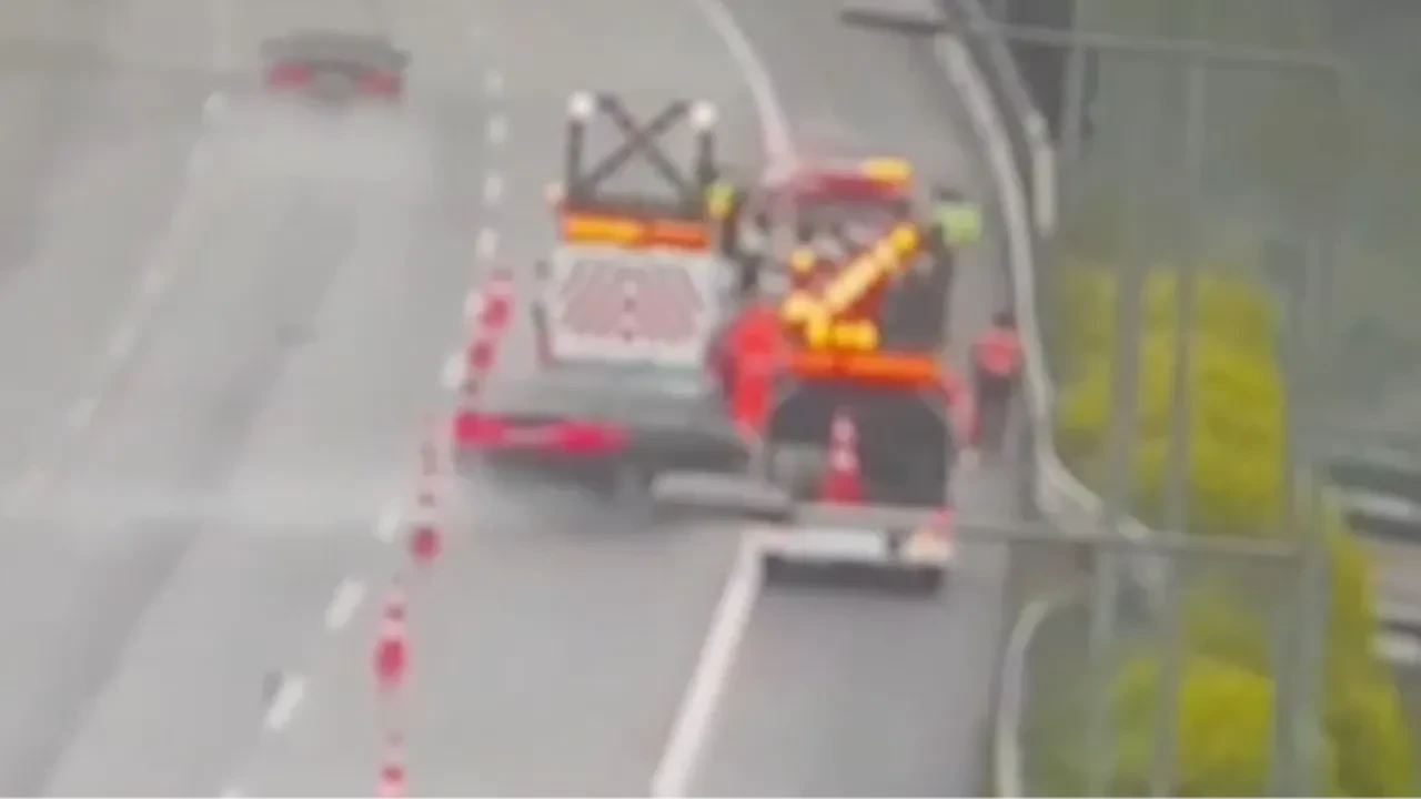 Kuzey Marmara'da feci kaza: Savrulan araç görevlilere çarptı