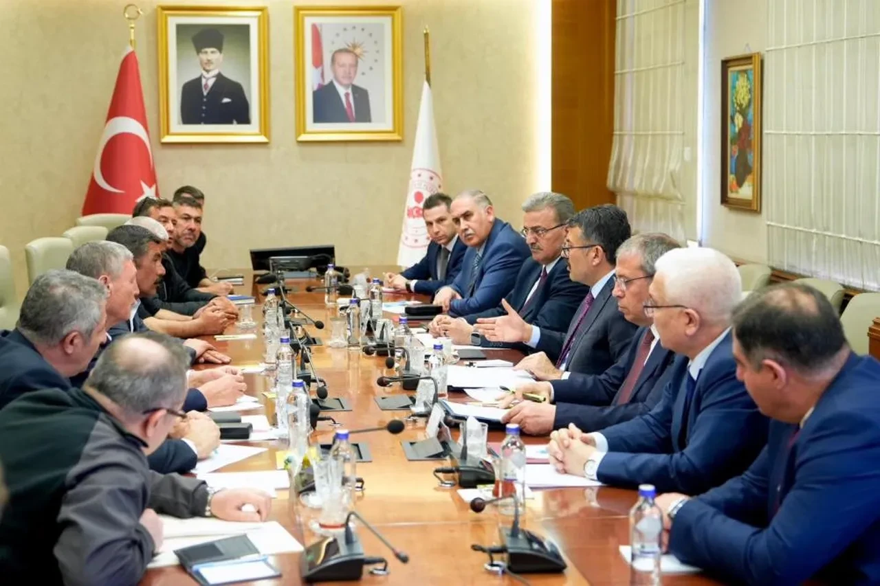 Madencilerin eylemi sona erdi! "Bakanlık garantör oldu" 