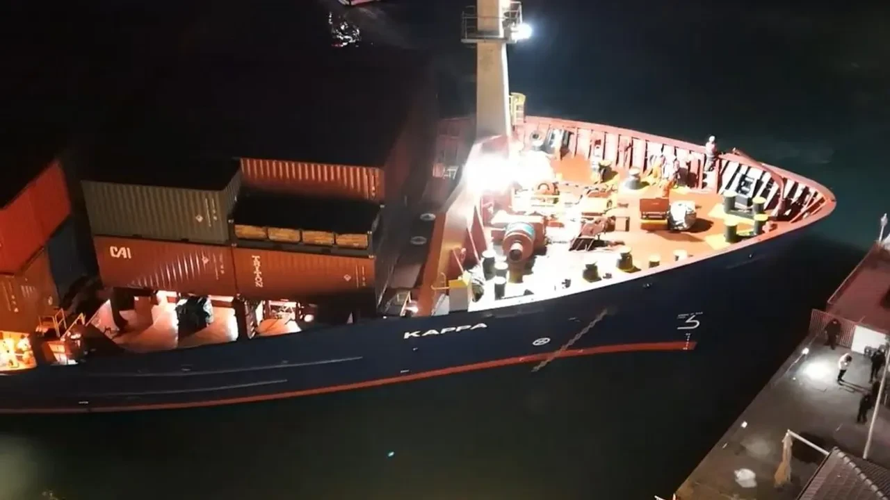 Müge Anlı’nın yalısına yük gemisi mi çarptı? İstanbul Boğazı’nda yürekleri ağza getiren kaza