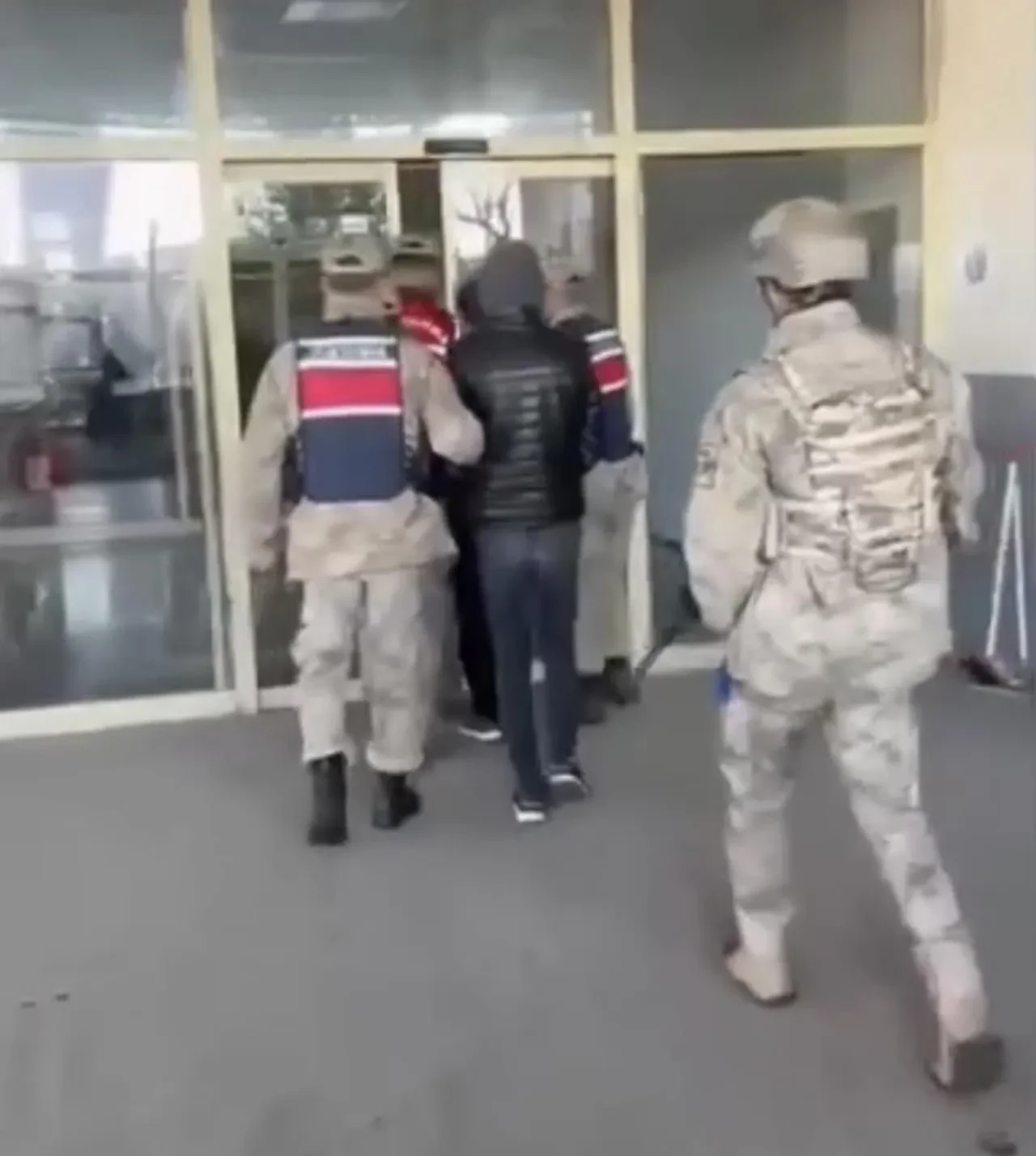 Sahte çürük raporu düzenleyen şebekeye darbe! 10 şüpheli tutuklandı