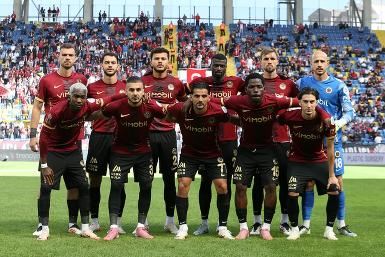 Süper Lig'de erken final: Şampiyonluk ihtimalleri açıklandı!