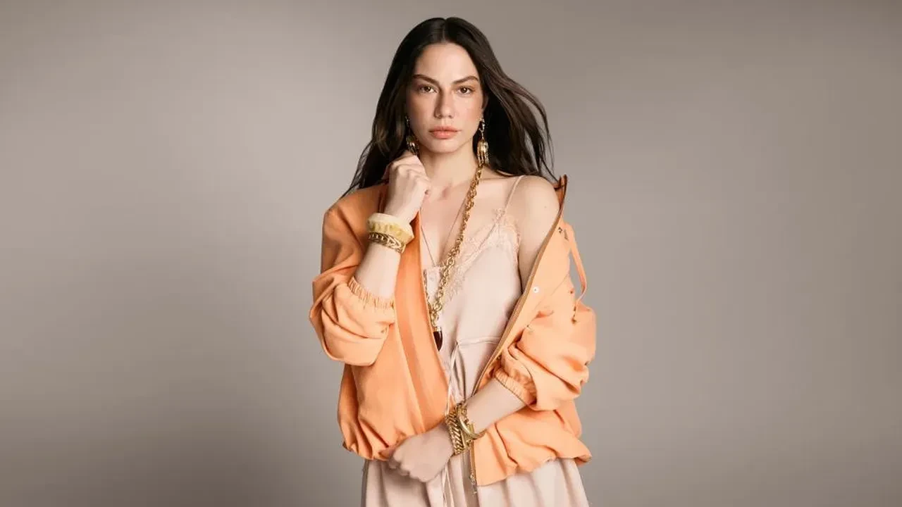 Trendyolmilla'nın yeni marka yüzü Demet Özdemir oldu