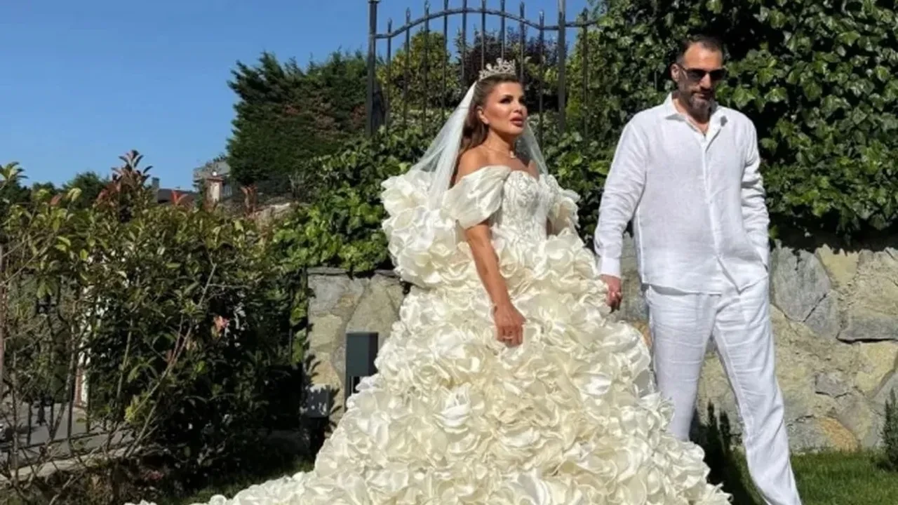 55 yaşındaki Nuray Sayarı ikizlere hamile! Sosyal medyayı ikiye bölen haber