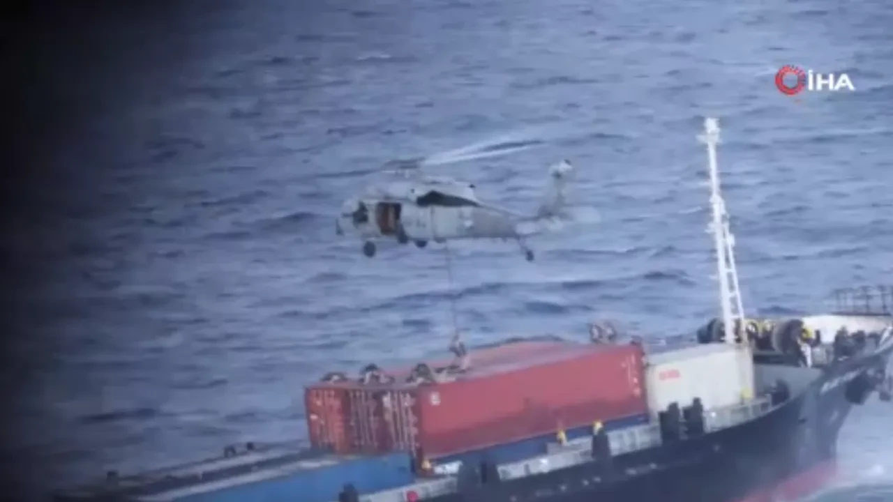 ABD'den 'yanlış' baskın: Arap Denizi'nde hareketli anlar