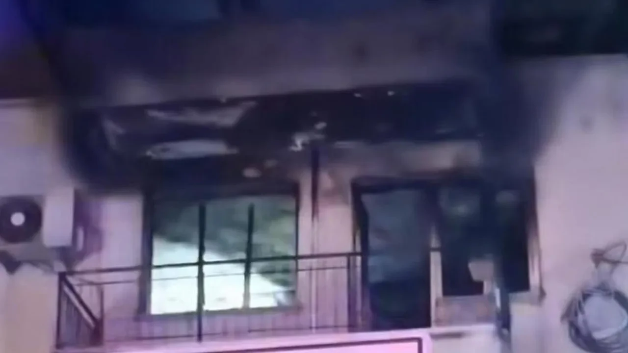 Alevler yuttuğu evden acı haber geldi: Baba öldü, oğlu entübe 