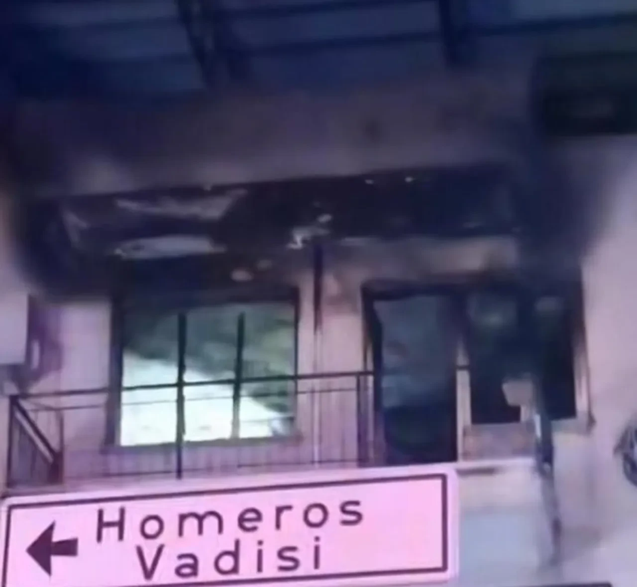 Alevler yuttuğu evden acı haber geldi: Baba öldü, oğlu entübe 