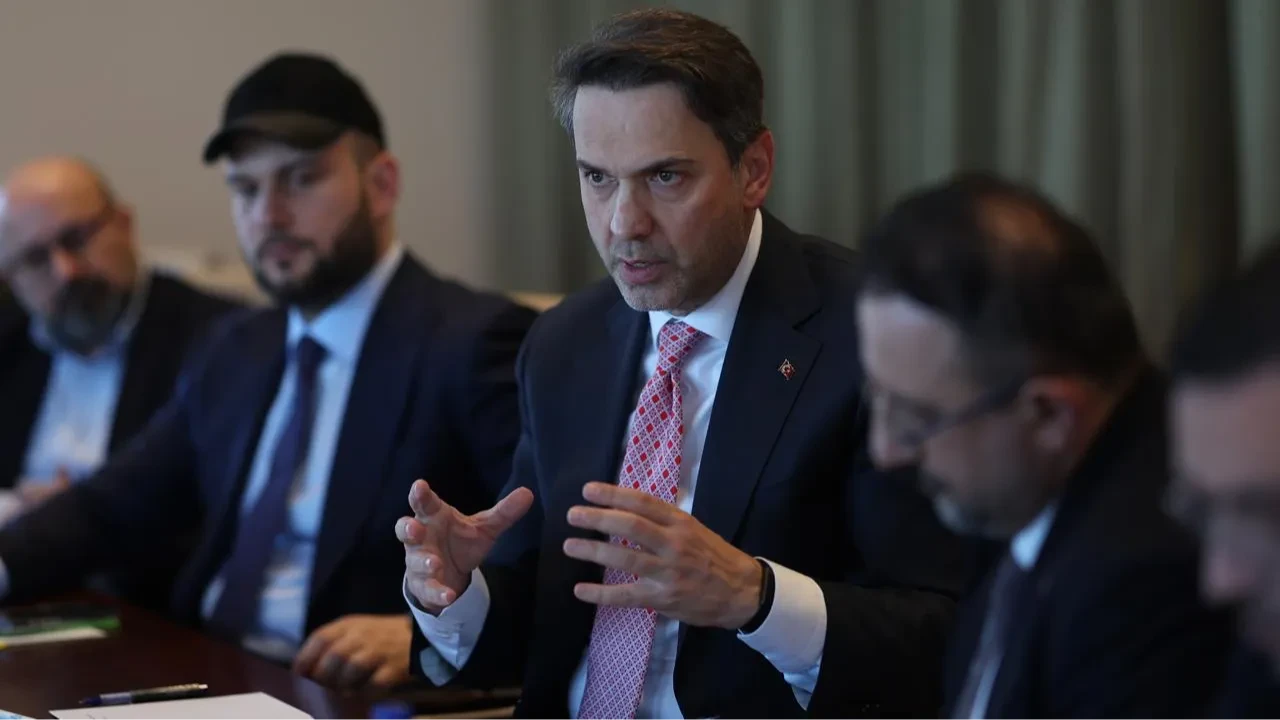 Bakan Bayraktar duyurdu! KKTC’ye doğal gaz boru hattı geliyor