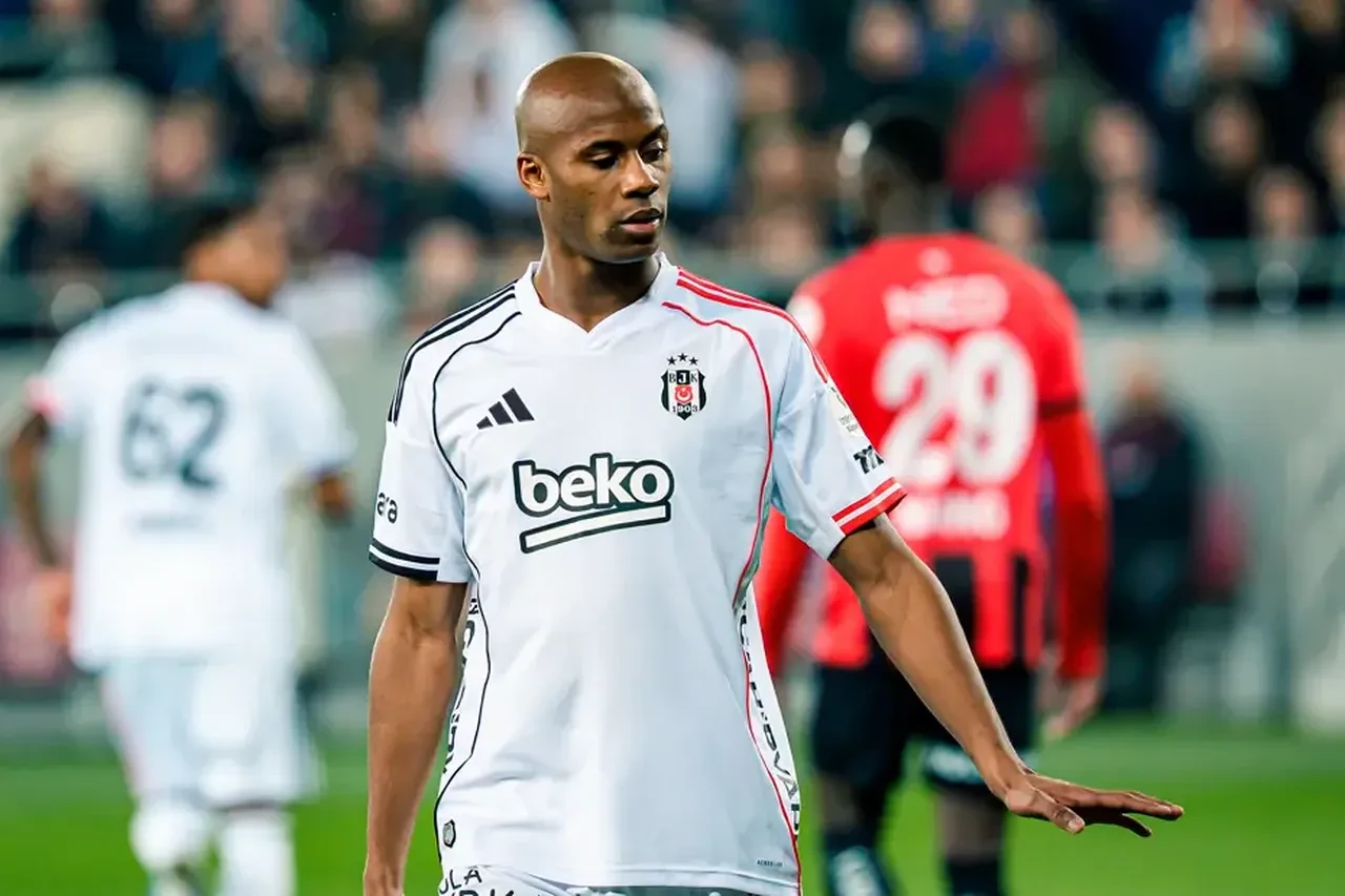 Beşiktaş’ta ilk bilet kesildi: Sergen Yalçın yıldız savunmacının üstünü çizdi!