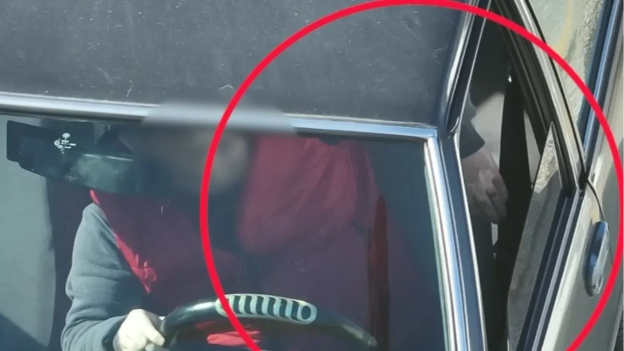  Dronu gören sürücüler ne yapacağını şaşırdı!