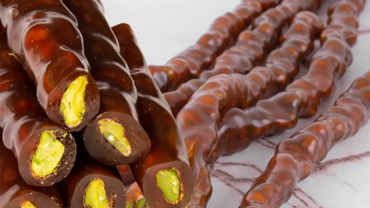 Fıstıklı sucuk evde hazırlanır mı? Fıstıklı sucuk faydalı mı?