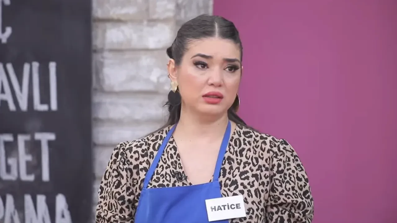 Gelinim Mutfakta gelinlerinden anne hasreti! Tuğba ve Hatice stüdyoda gözyaşlarına boğuldu