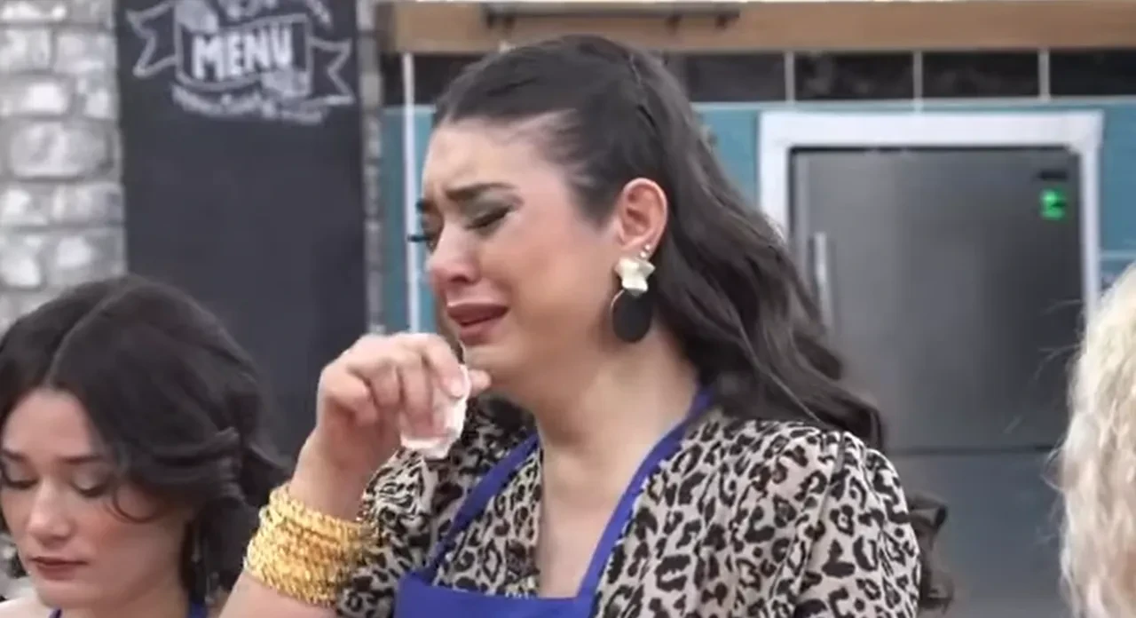 Gelinim Mutfakta gelinlerinden anne hasreti! Tuğba ve Hatice stüdyoda gözyaşlarına boğuldu