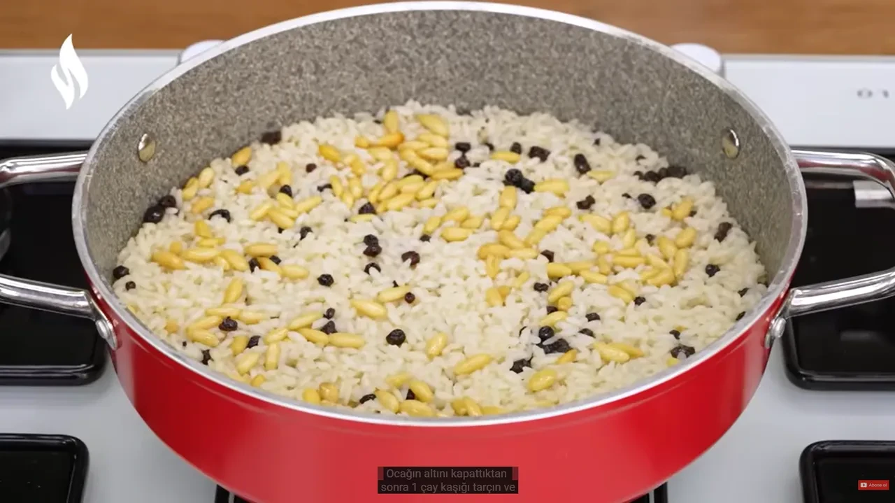 Gelinim Mutfakta'dan iç pilavlı baget kaplama tarifi! Bu püf noktasıyla pirinçler tane tane dökülecek