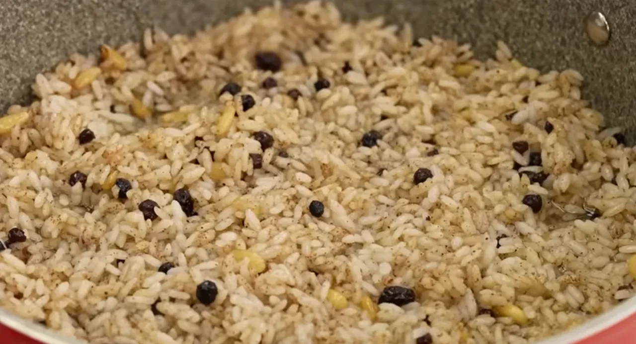 Gelinim Mutfakta'dan iç pilavlı baget kaplama tarifi! Bu püf noktasıyla pirinçler tane tane dökülecek