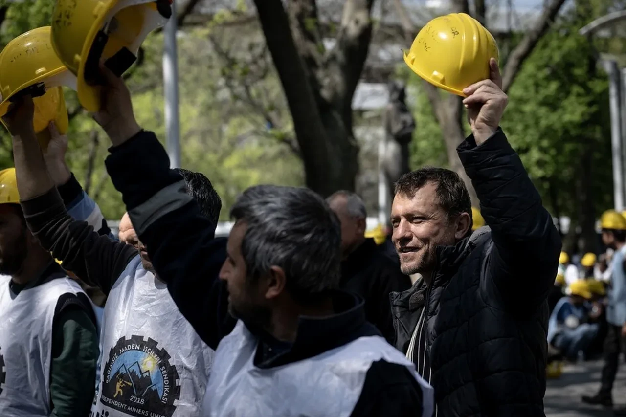 İçişleri Bakanı Mustafa Çiftçi madencilerin sorununu çözen toplantıyı anlattı