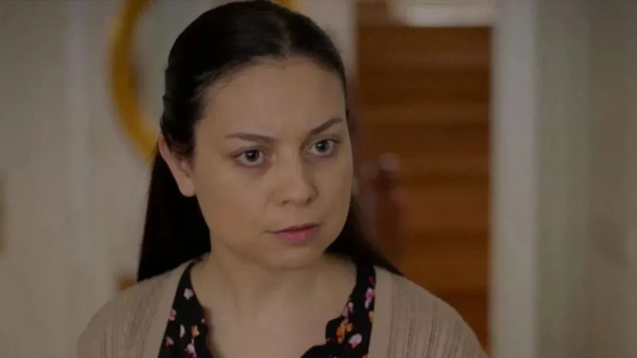 Kırgın Çiçekler’in Mesude’si Derya Artemel yıllar sonra ortaya çıktı! “Kemal’im yapmaz” repliğiyle tanınmıştı