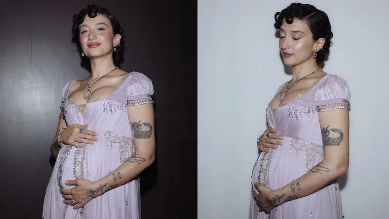 Melike Şahin’den sevenlerine büyük sürpriz! Sahnede hamile olduğunu açıkladı