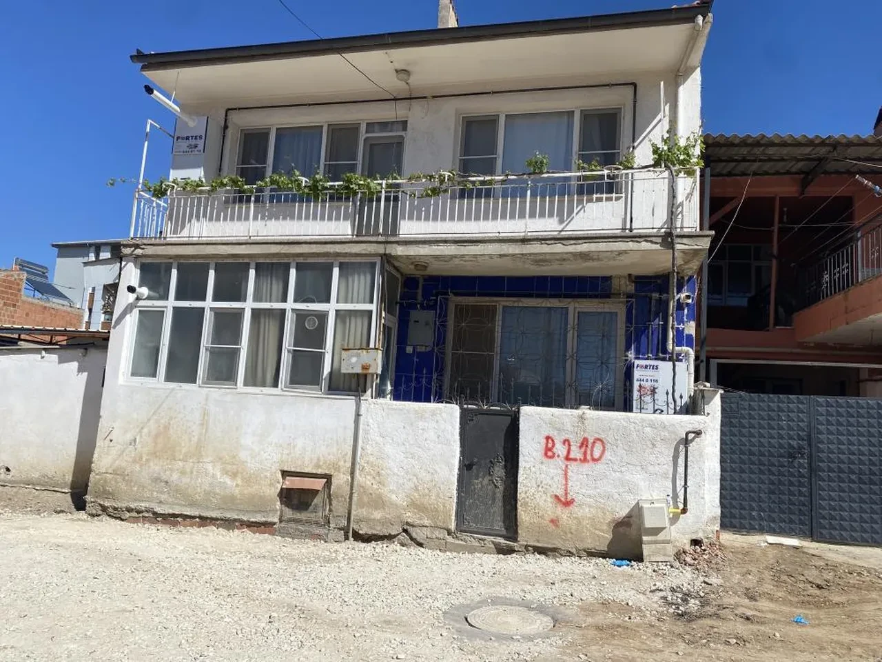 Namaza uyanan baba banyoda oğlunun cansız bedenini buldu