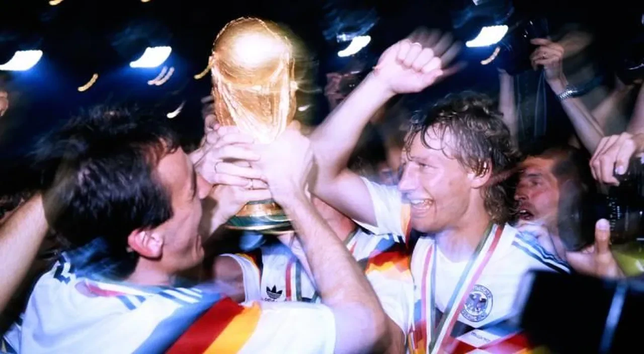 2026 Dünya Kupası için geri sayıma geçilirken tarihi turnuvanın dünü ve bugünü!