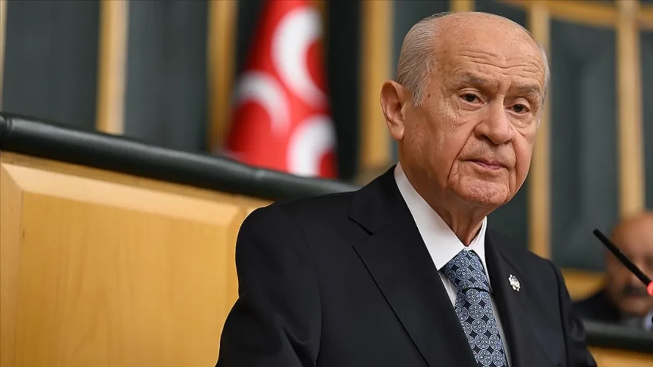 Devlet Bahçeli'den Alparslan Türkeş için anma mesajı: 'İç Barış Ülküsü' 'Terörsüz Türkiye' vizyonuyla gerçeğe dönüşüyor'