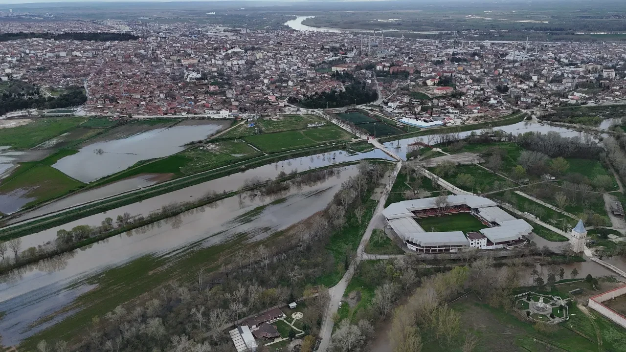 Edirne'de Tunca Nehri taştı! Turuncu alarm verildi