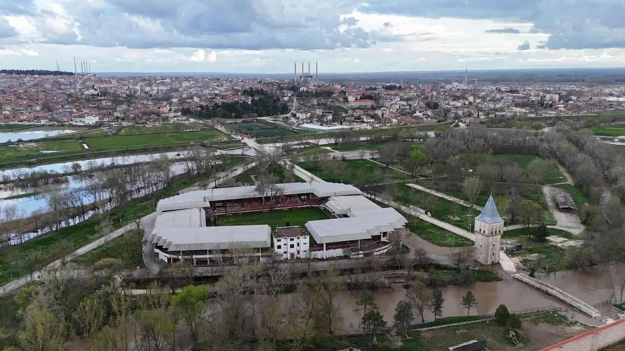 Edirne'de Tunca Nehri taştı! Turuncu alarm verildi