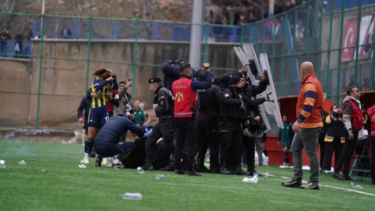 Fenerbahçe'den olaylı maçla ilgili 'kabul edilemez' açıklaması!
