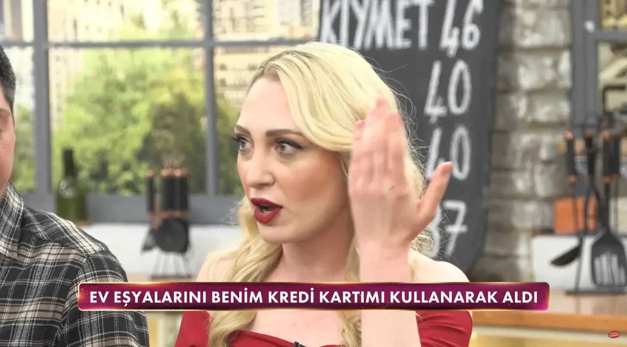 Gelinim Mutfakta Cansu ve Dönüş Hanım arasında eski defterler tek tek açıldı! Sen bizi buraya rezil etmeye getirdin