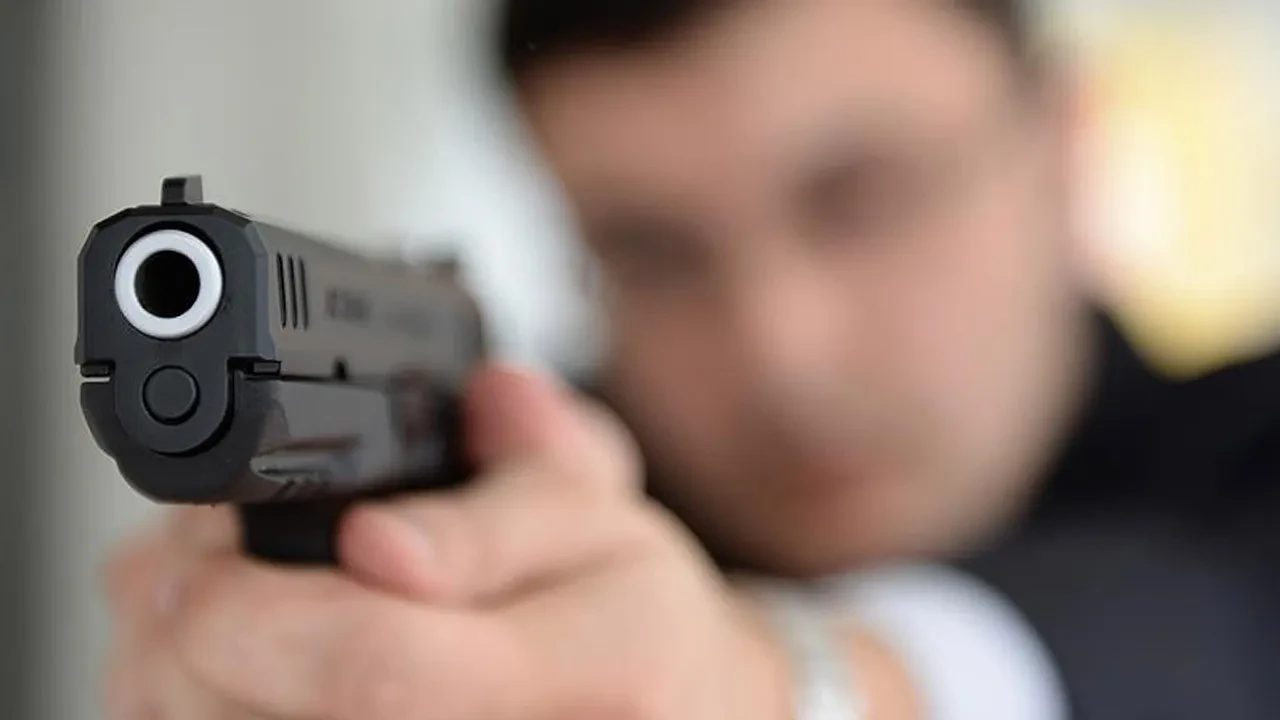 İnternetten silah satıp, suç için elaman topladılar! 16 ilde eş zamanlı operasyon: Çok sayıda gözaltı var