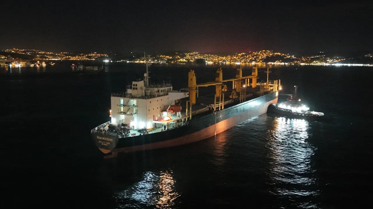 İstanbul Boğazı'nda gemi arıza yaptı! Boğazda trafik askıya alındı