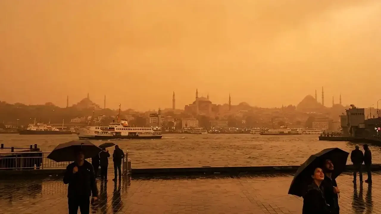İstanbul'da çöl tozu alarmı! Uzmanlar uyardı: Hava kalitesi düşecek