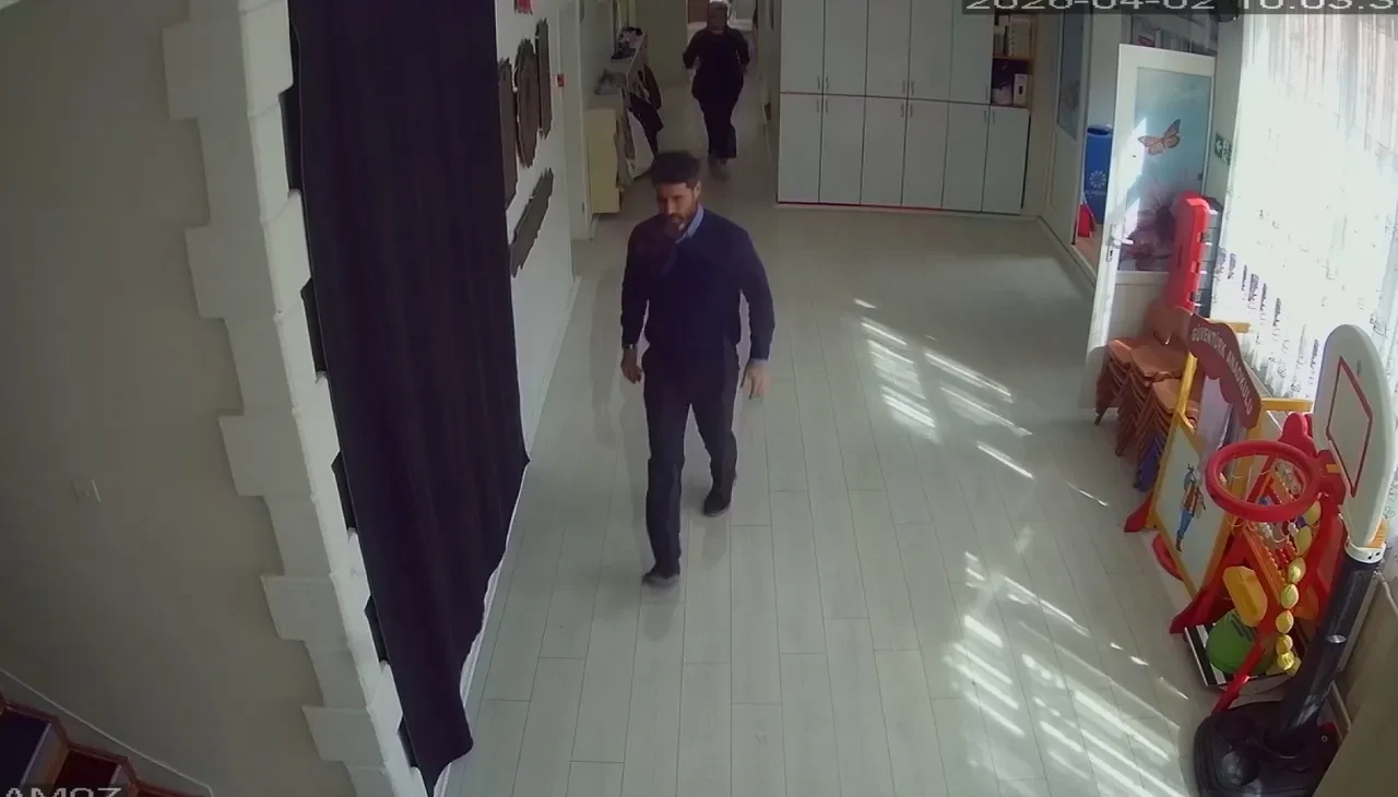 Kameradan gördü yardıma koştu! Meslektaşını boğulmaktan son anda böyle kurtardı