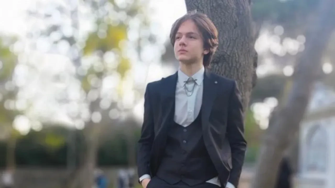 Kızılcık Şerbeti’nin sürpriz konuk oyuncusu Yıldıray Yeral oldu! Yıldıray Yeral kimdir kaç yaşındadır? 