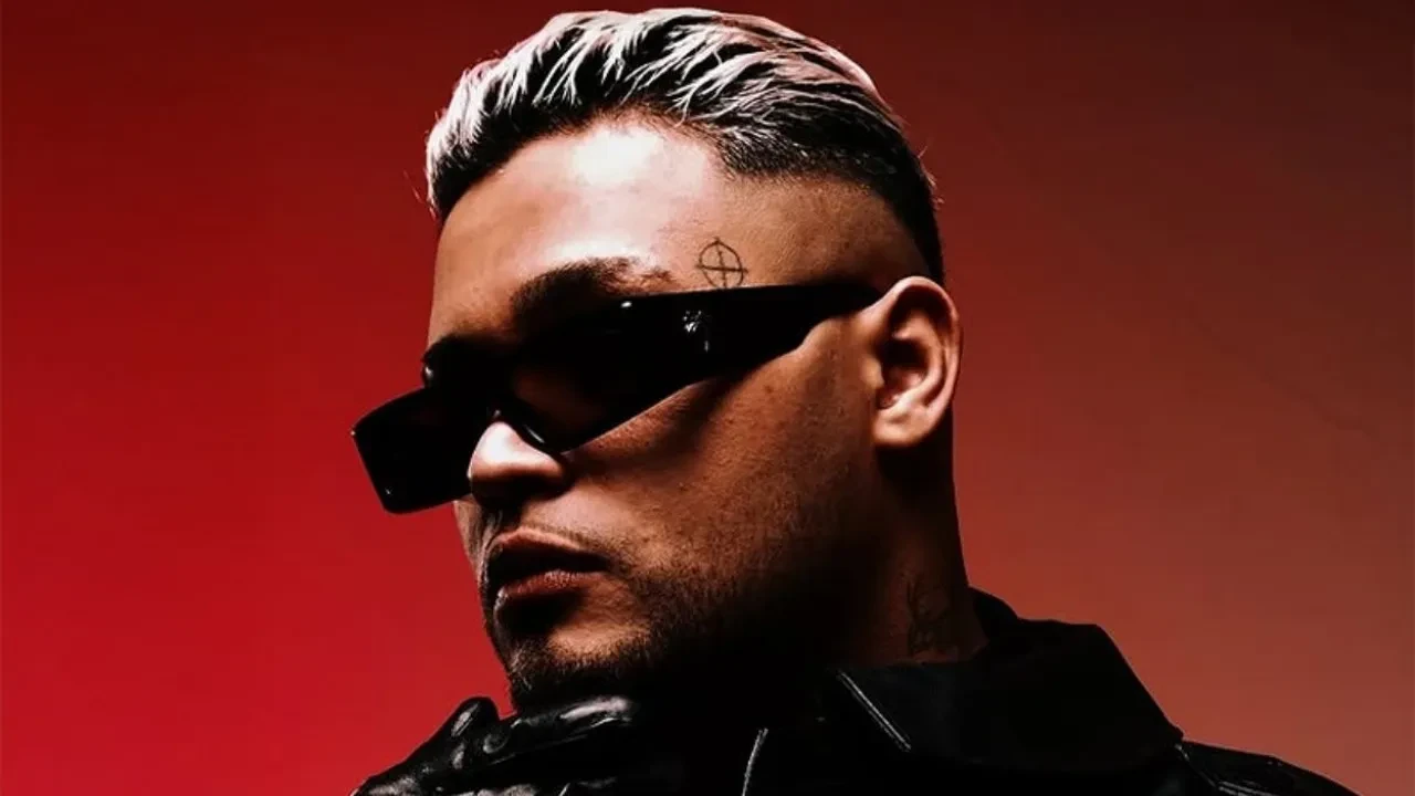 Lvbel C5 yeni aldığı saati paylaştı! Milyon TL’lik aksesuarın fiyatı dudak uçuklattı