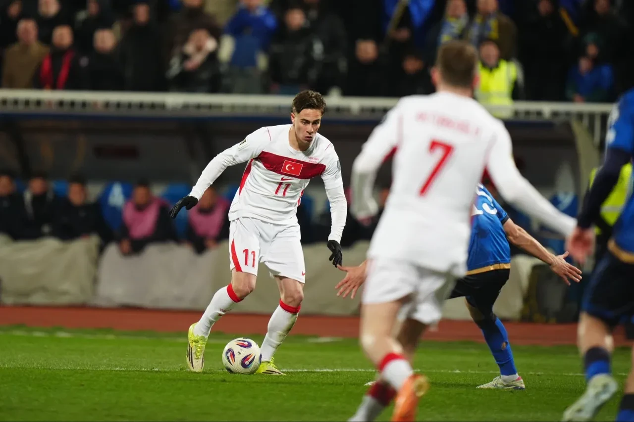 Mehmet Demirkol'dan Vincenzo Montella'nın oyuncu tercihlerine bambaşka bir yaklaşım: 46000 dakikadan 450 dakikaya oranladı!