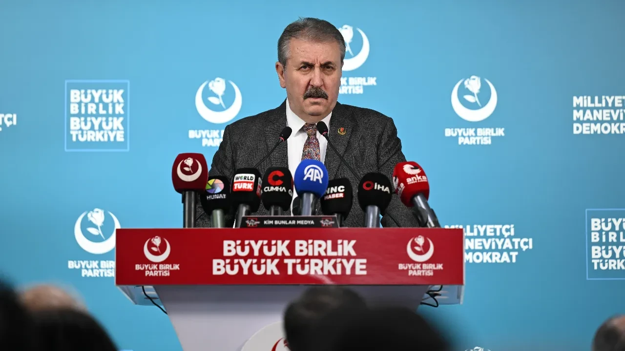 Mustafa Destici'den Özgür Özel'e ara seçim tepkisi: Şu an önceliğimiz ülkeyi korumak