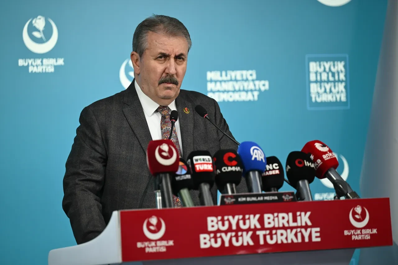 Mustafa Destici'den Özgür Özel'e ara seçim tepkisi: Şu an önceliğimiz ülkeyi korumak