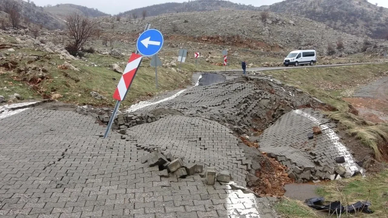 Nemrut Dağı yolunda ürküten görüntü!