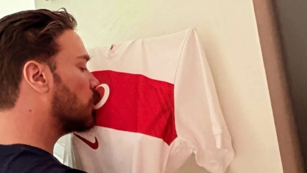 Sinan Akçıl Milli takım için yeni Marş hazırladığını duyurdu! Milli Takım dünya kupasında ses getirecek